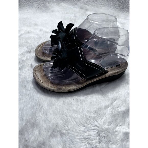 Clarks Womens Leather Slip-On Sandals With Flower Detail women size 6.5 - Picture 2 of 6